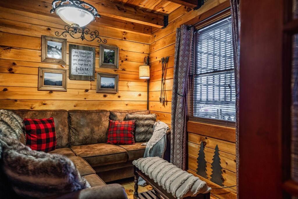 Lazy Fox Hideout Sevierville Exterior foto